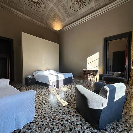 ラヴェンナPalazzo Del Settecentoアパートメント エクステリア 写真